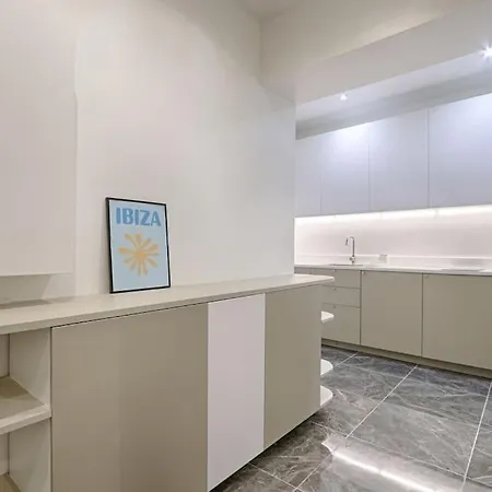 Buttes Chaumont Charming 4p Apartment Paris